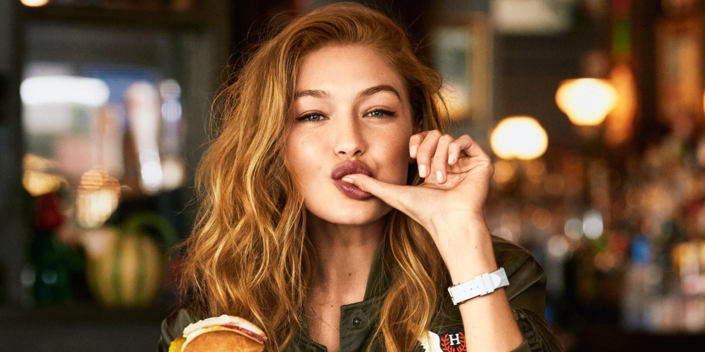 1473802630-gigi-hadid-eats-a-burger.jpg