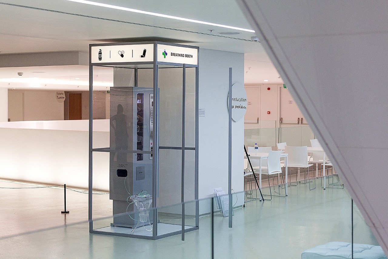 kliafa-emst-breathing-booth-the-cost-of-breathing-63.jpg