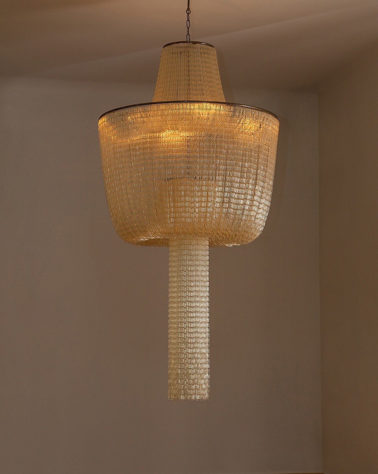 peggy-kliafa-chandelier-ii-2016.jpg