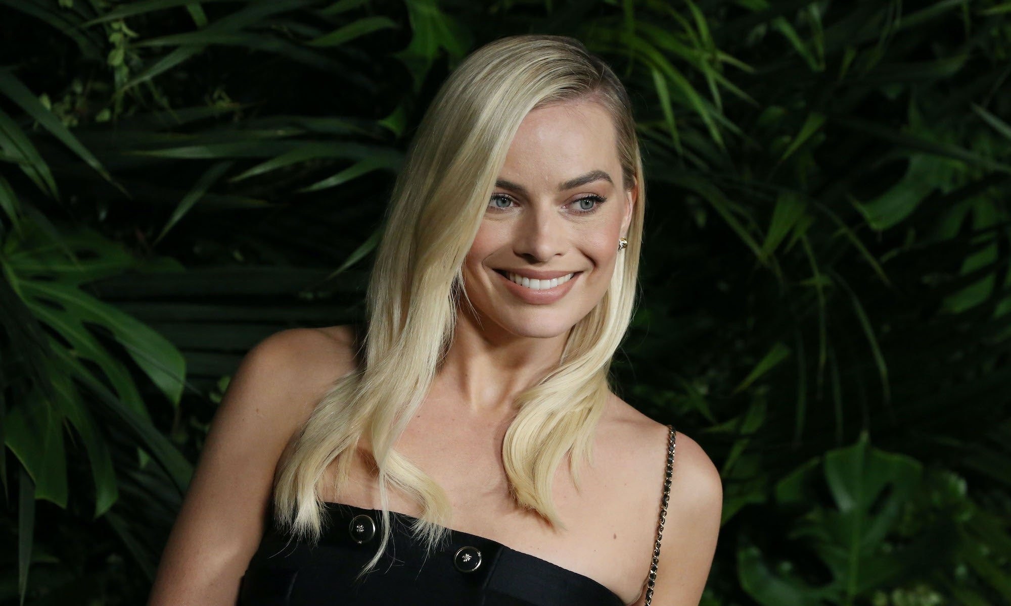 margot-robbie-hair-celebrities-summer-trends-hair.jpg