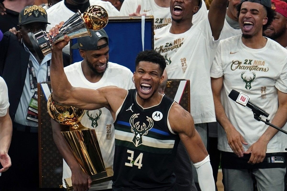 giannis-trophy.jpeg