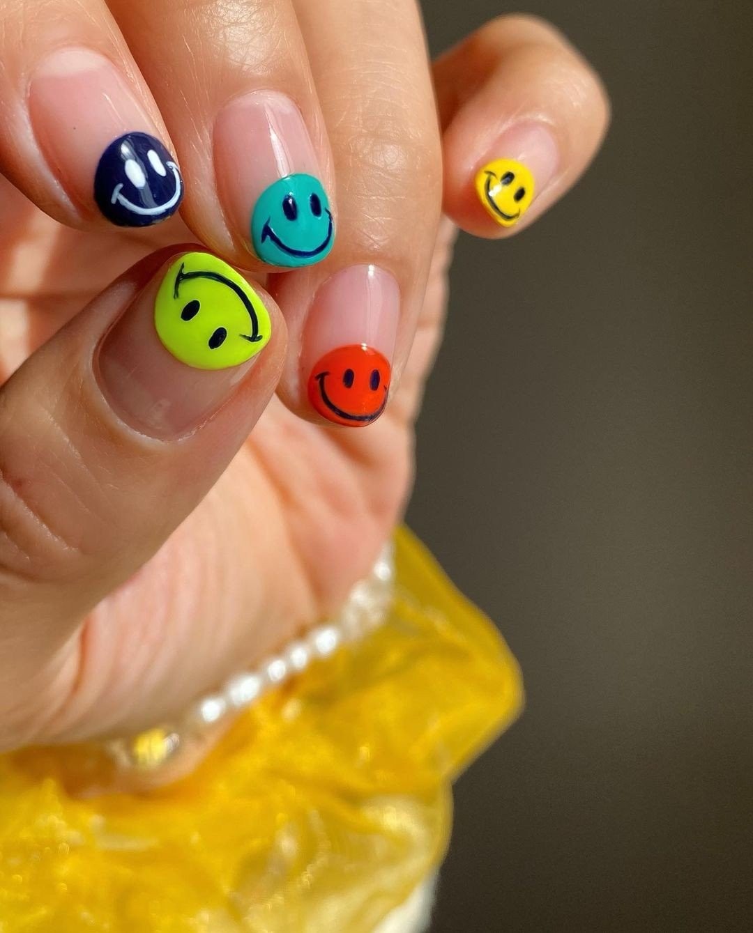 manicure-smiley.jpg