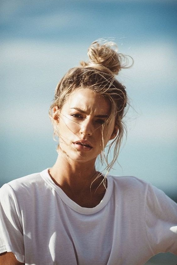 messy-bun-1.jpg
