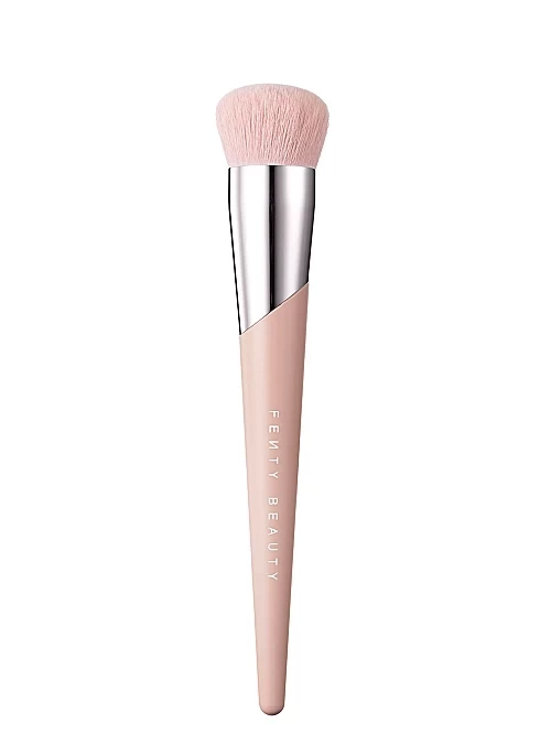 kabuki-buff-foundation-brush-115-pinelo-makeup.webp
