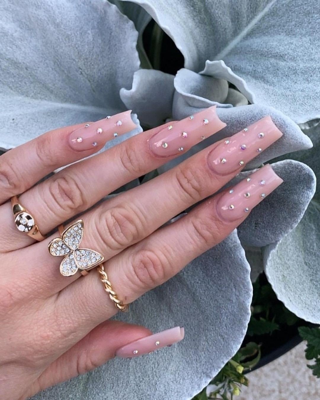 nude-nails-yE0O6.jpg