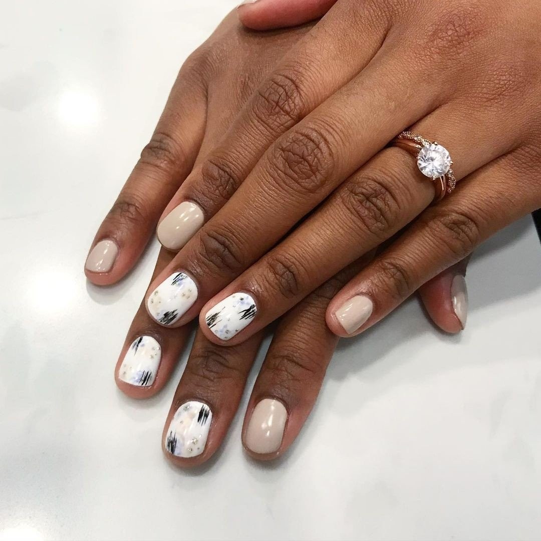 nude-nails.jpg