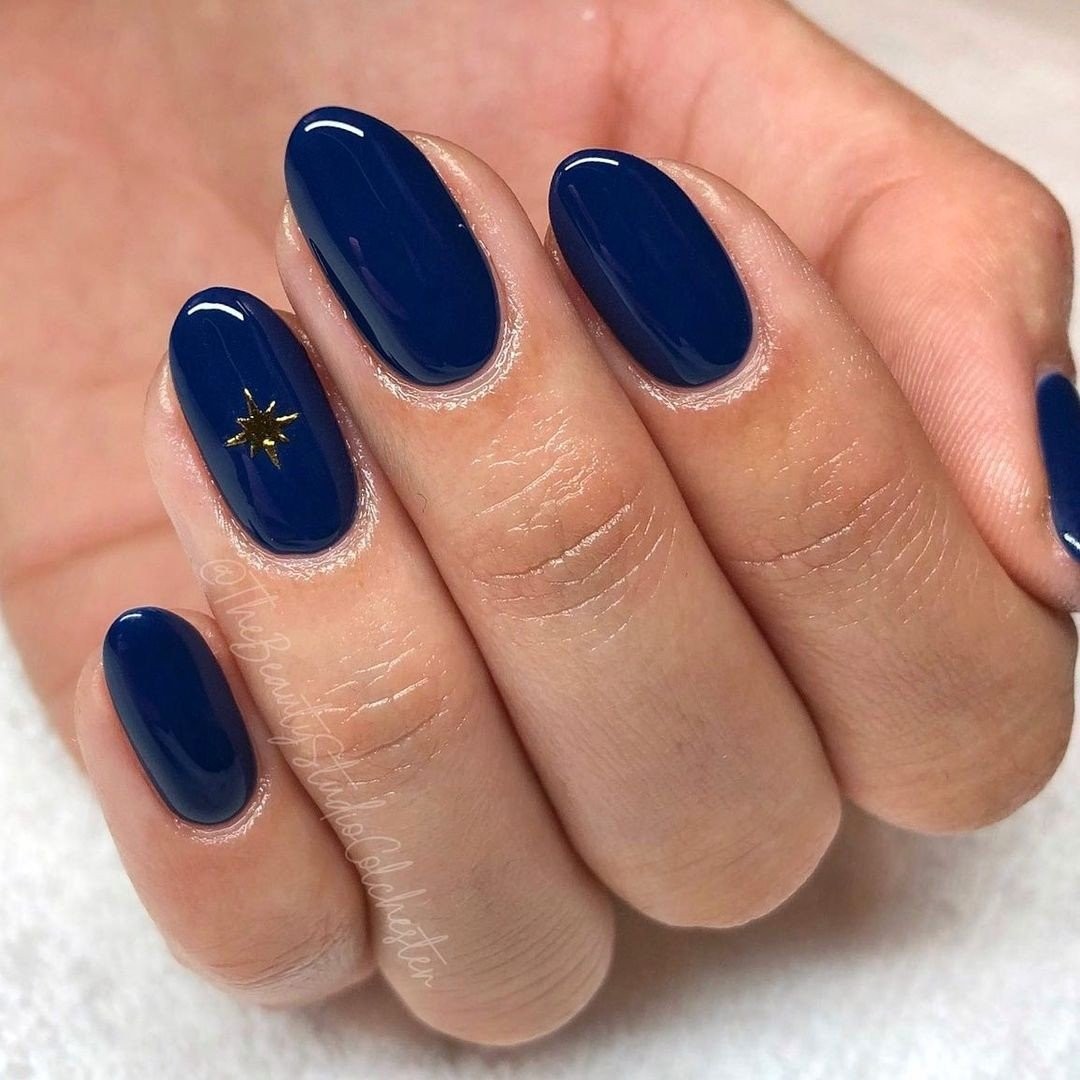 blue-nails.jpg