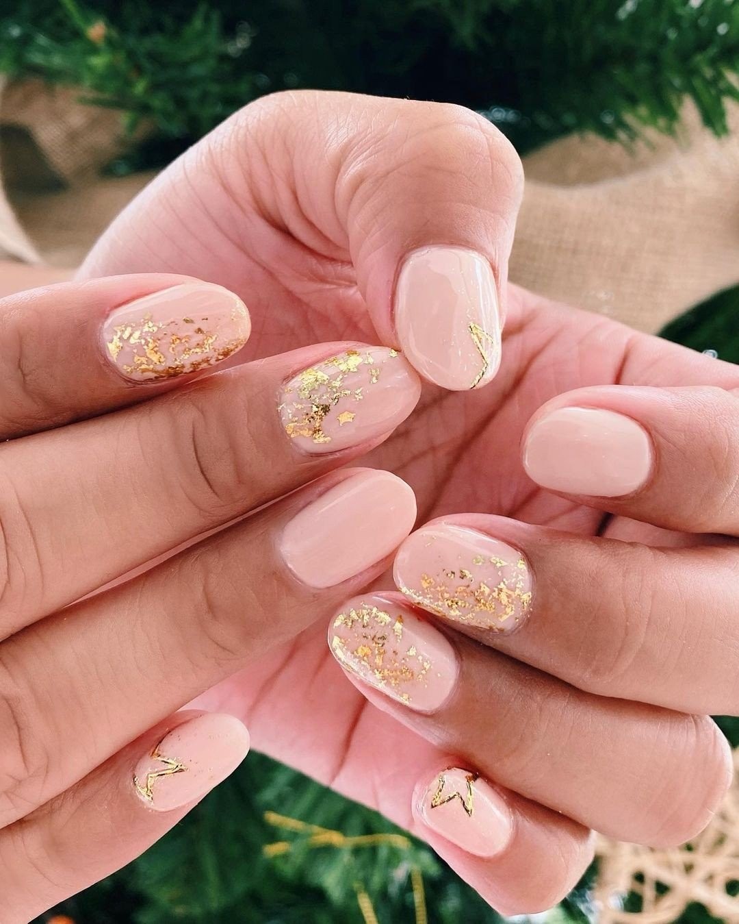 gold-dust-pink-nails.jpg