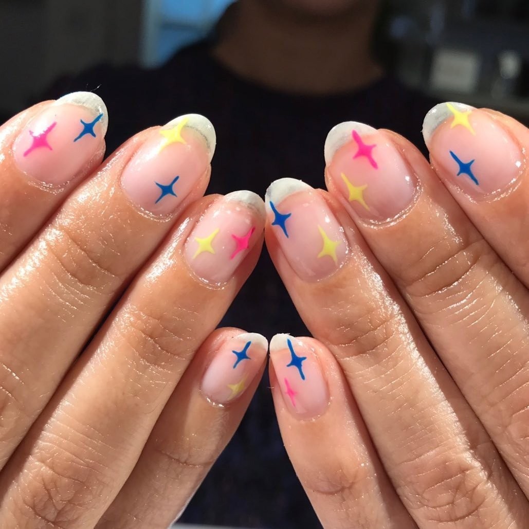 nails-nude-stars.jpg