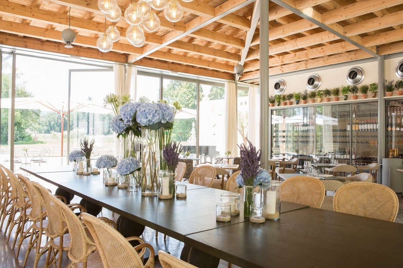 7sto-eswteriko-mias-ek-twn-koinoxrhstwn-trapezariwn.jpg 7sto-eswteriko-mias-ek-twn-koinoxrhstwn-trapezariwn.jpg