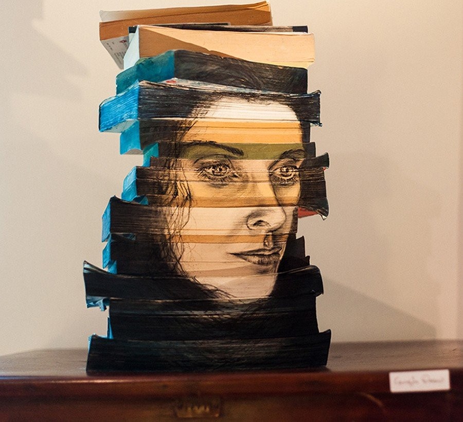 giannezh-shades-bookart-2016-egkatastash-me-biblia-karboyno-grafiths-nerompogia-34x25x20-cm.jpg giannezh-shades-bookart-2016-egkatastash-me-biblia-karboyno-grafiths-nerompogia-34x25x20-cm.jpg