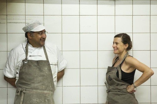 loykas-kai-h-elissabet-sto-ergasthri-toy-bettys-bakery.jpg loykas-kai-h-elissabet-sto-ergasthri-toy-bettys-bakery.jpg