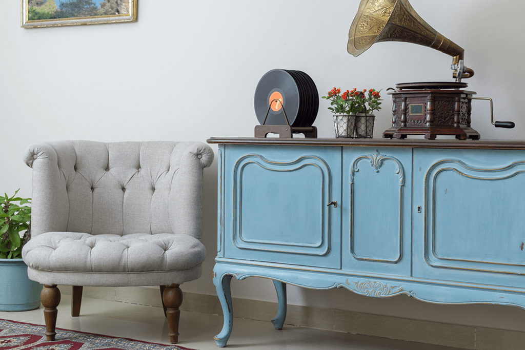 vintage-furniture-a-good-choice-for-your-hdb-apartment.png