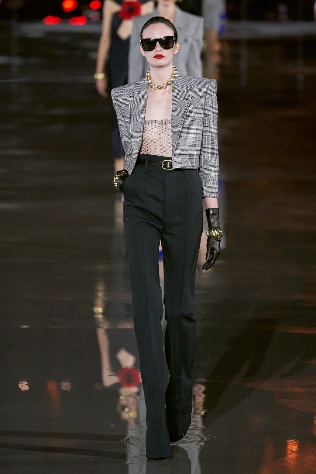 00006-saint-laurent-spring-22-rtw-paris-credit-gorunway.jpg