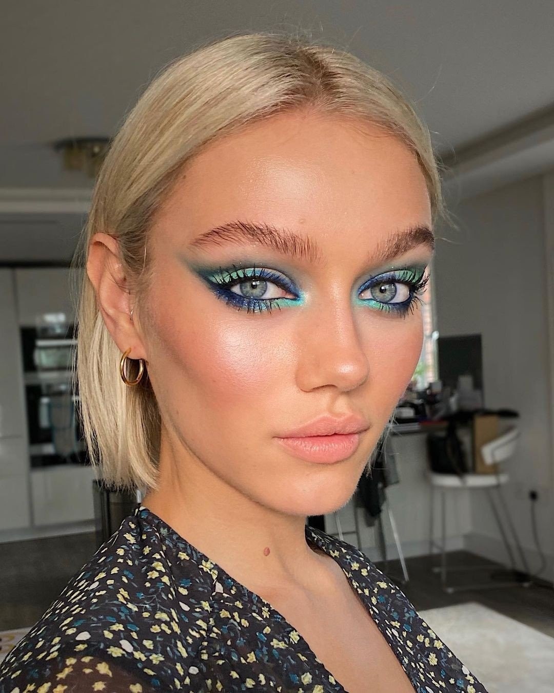 blue-makeup.jpg