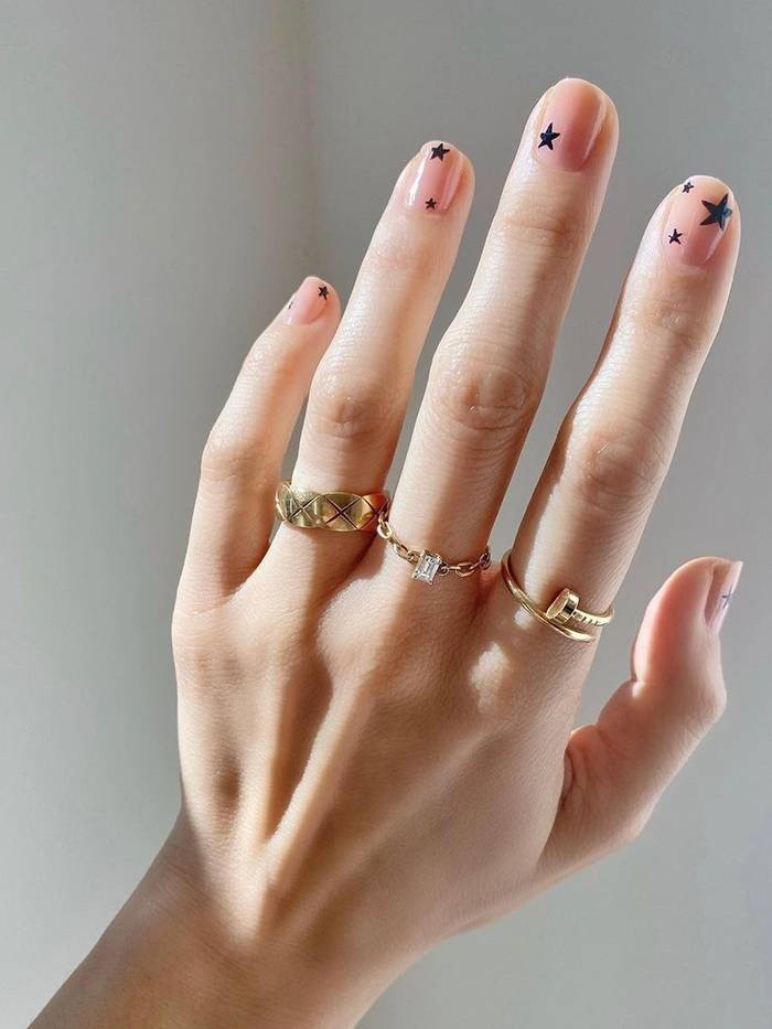 star-nude-nail.jpg