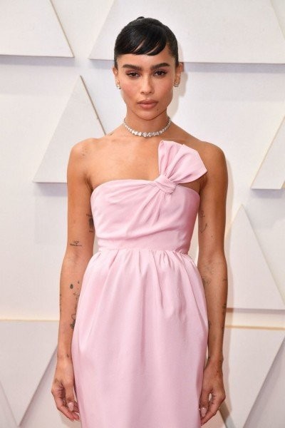 zoe-kravitz-8VNi6.jpg