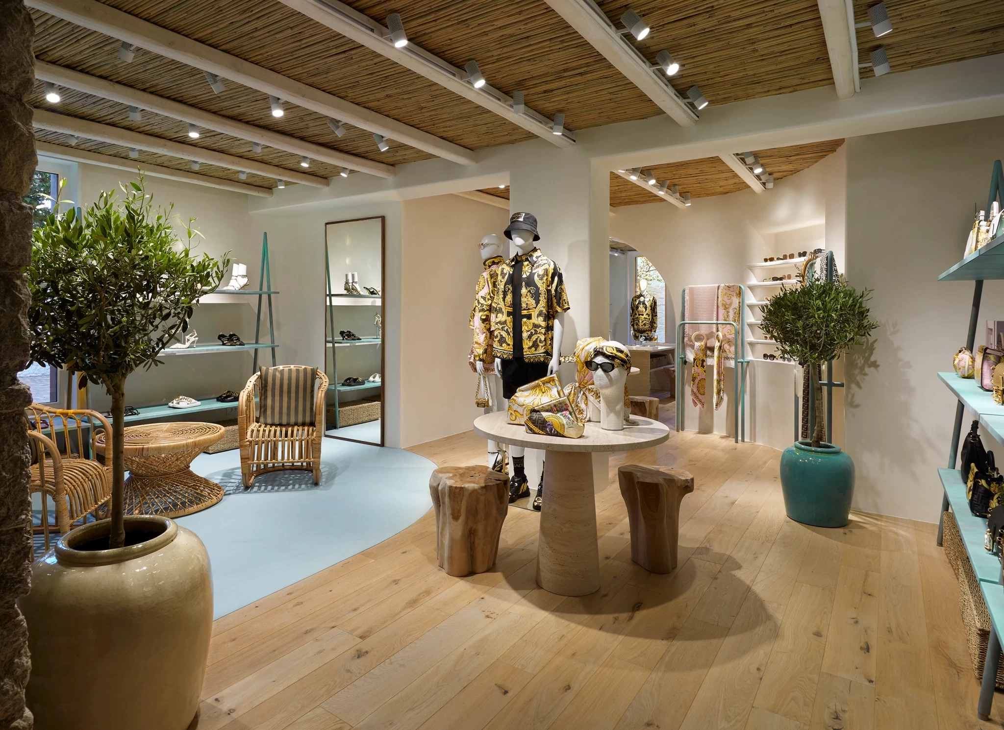 04-fendi-mykonos-boutique-in-greece.webp