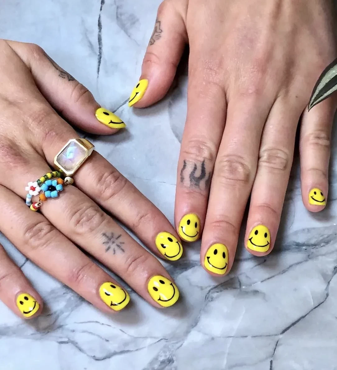 nails-yello.webp