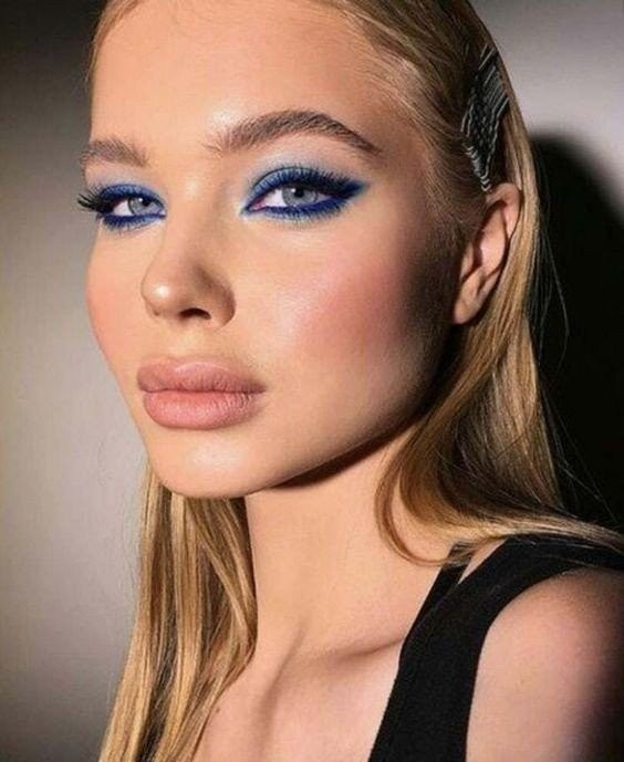 blue-eyeshadow.jpg