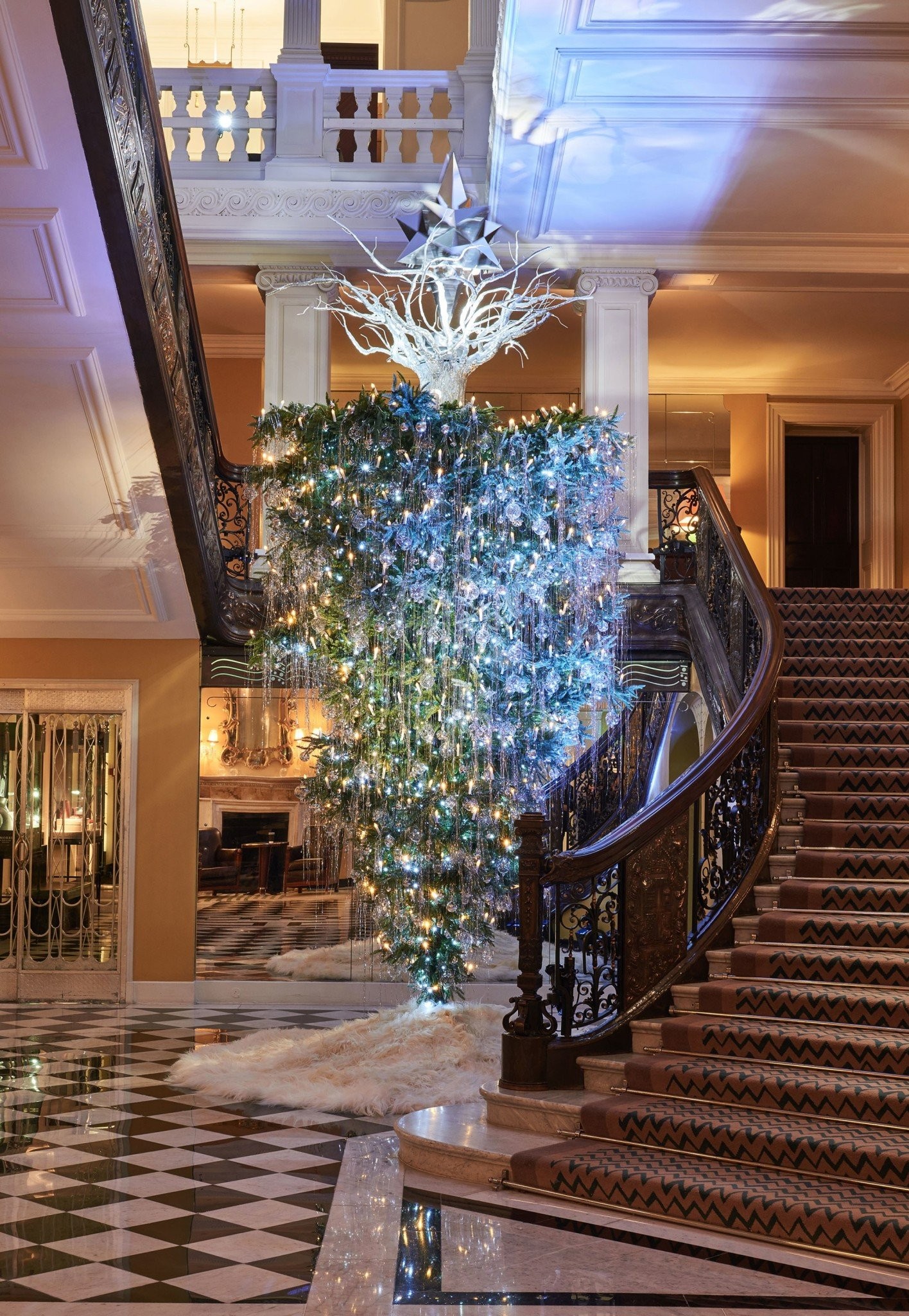claridges-london-christmas-tree-karl-lagerfeld.jpg
