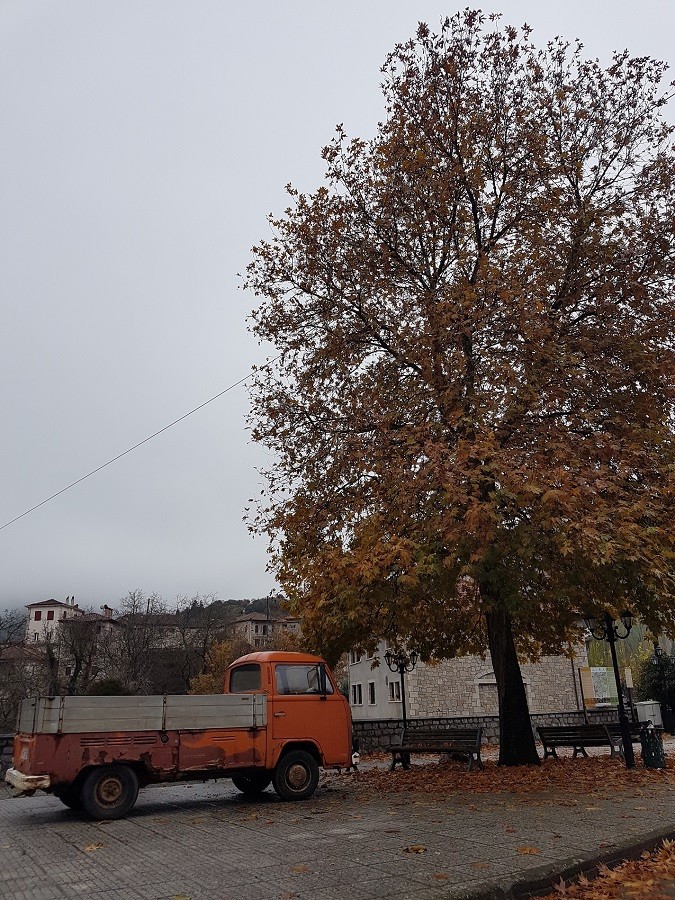 plateia-valtesiniko.jpg plateia-valtesiniko.jpg