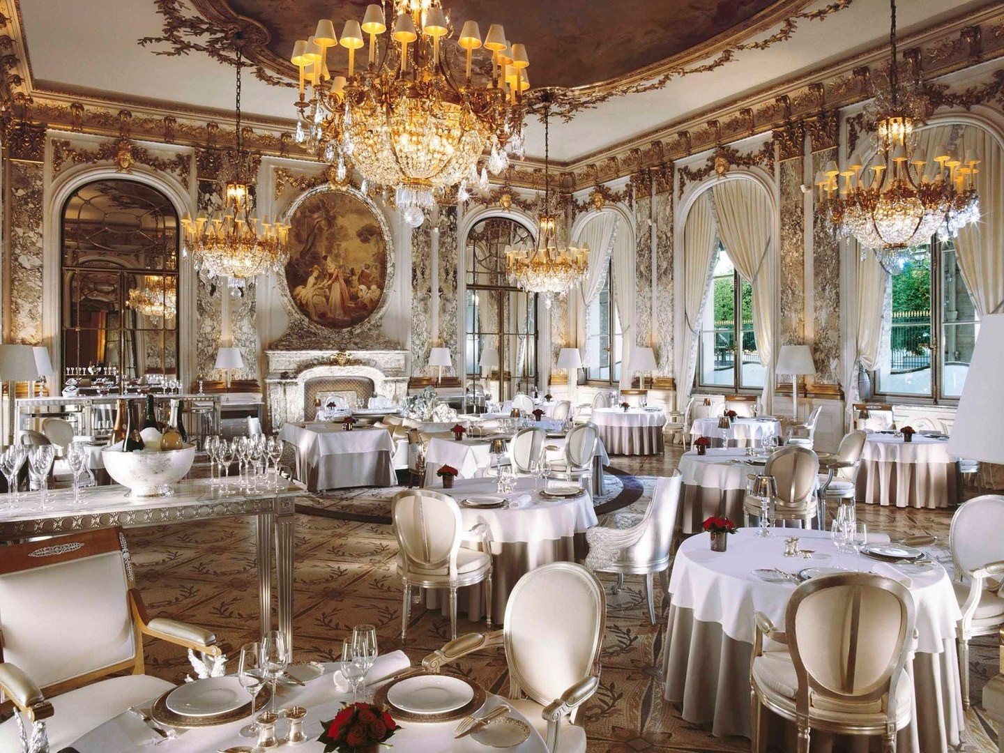 restaurant-le-meurice-paris-cr-courtesy.jpg