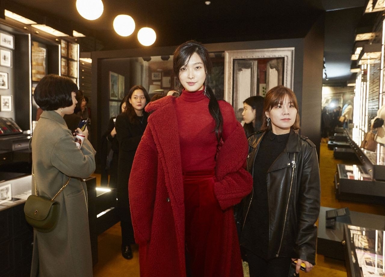 sunghee-kim-in-max-mara-model8.jpg