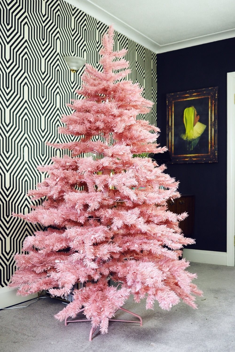 thisyearidecidedtocreateanalternativechristmastreeclickthroughtseemoreideasforhowyoucancreateanalternativedecorlookthischristmasincludingapinkchristmastree.jpg