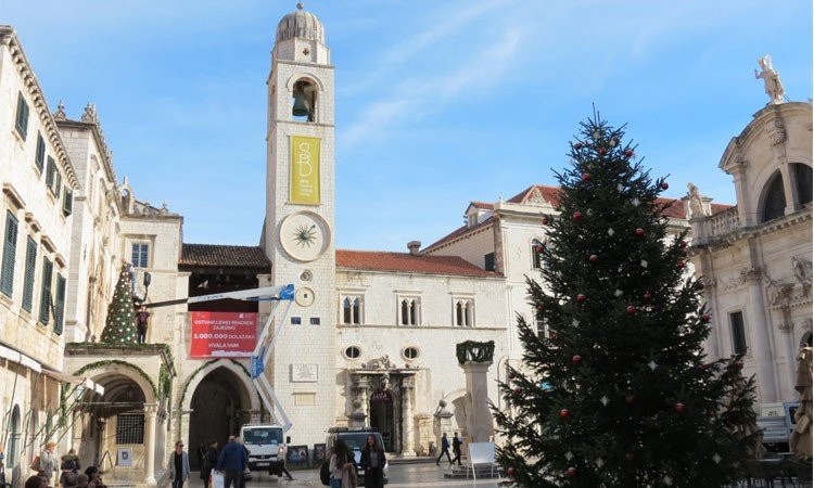 xmas-tree-dubrovnik-4.jpg