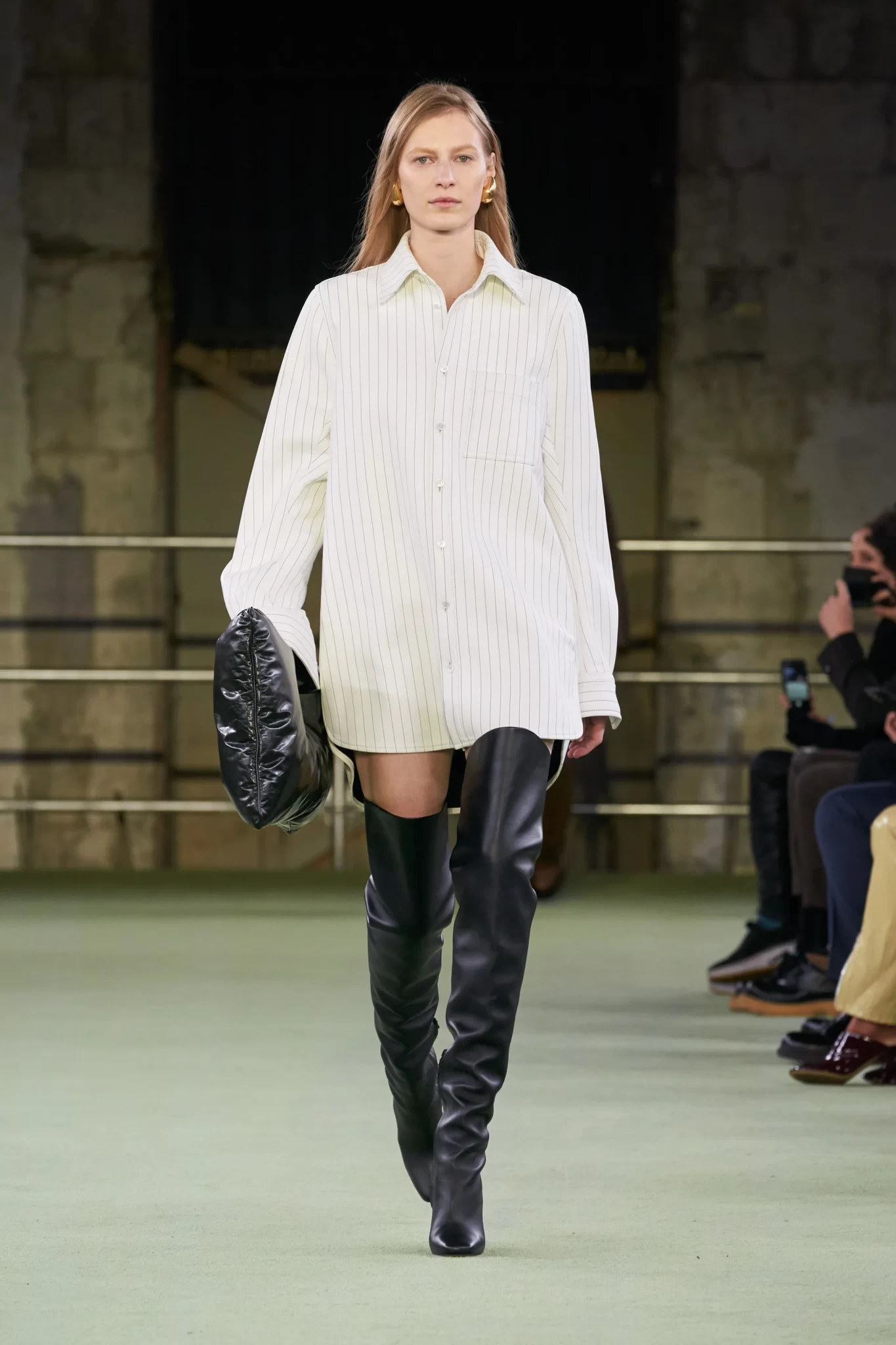 00032-bottega-veneta-fall-2022-ready-to-wear-milan-credit-alessandro-lucioni-imaxtree.webp