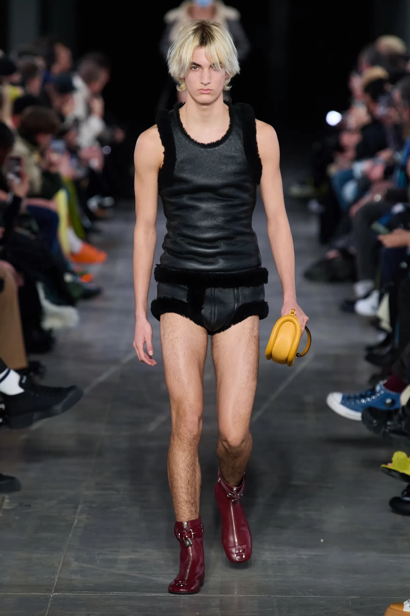 00027-jw-anderson-fall-2023-menswear-credit-gorunway.webp