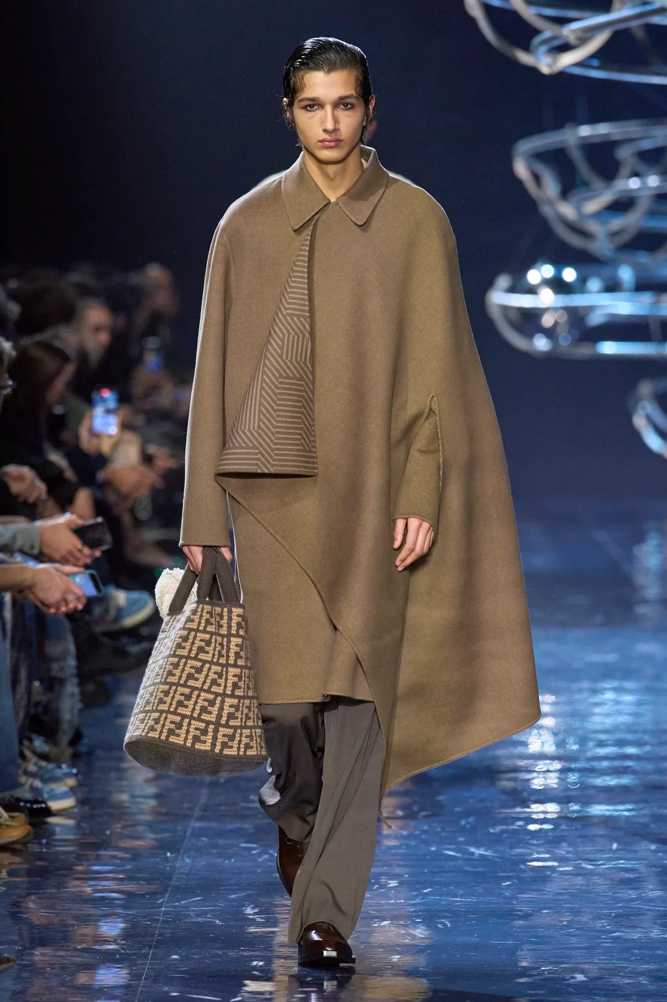 00029-fendi-fall-2023-mens-credit-gorunway.webp