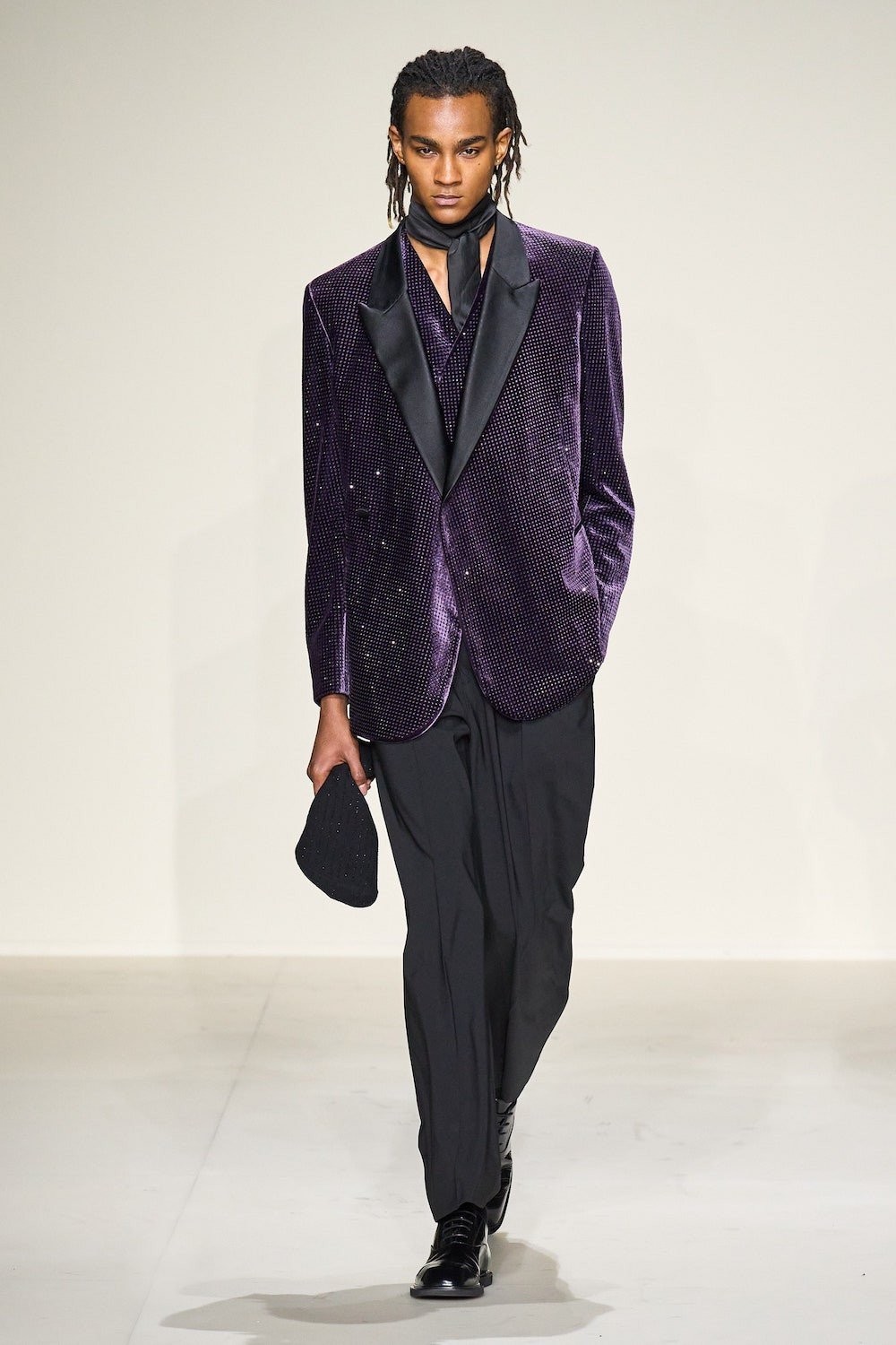 00100-emporio-armani-fall-2023-mens-credit-gorunway.jpg