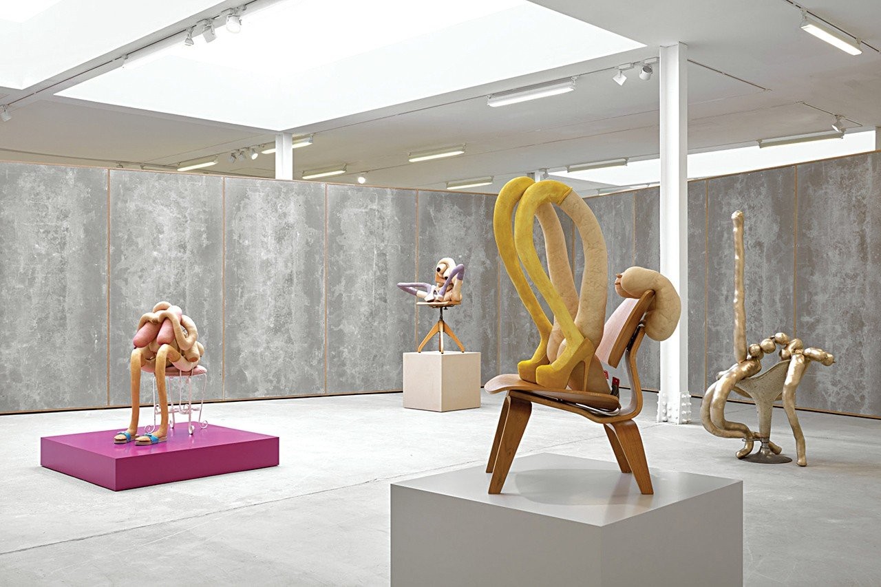 installation-view-sarah-lucas-honey-pie-sadie-coles-hq-london-16-march-07-may-2020-8.jpg