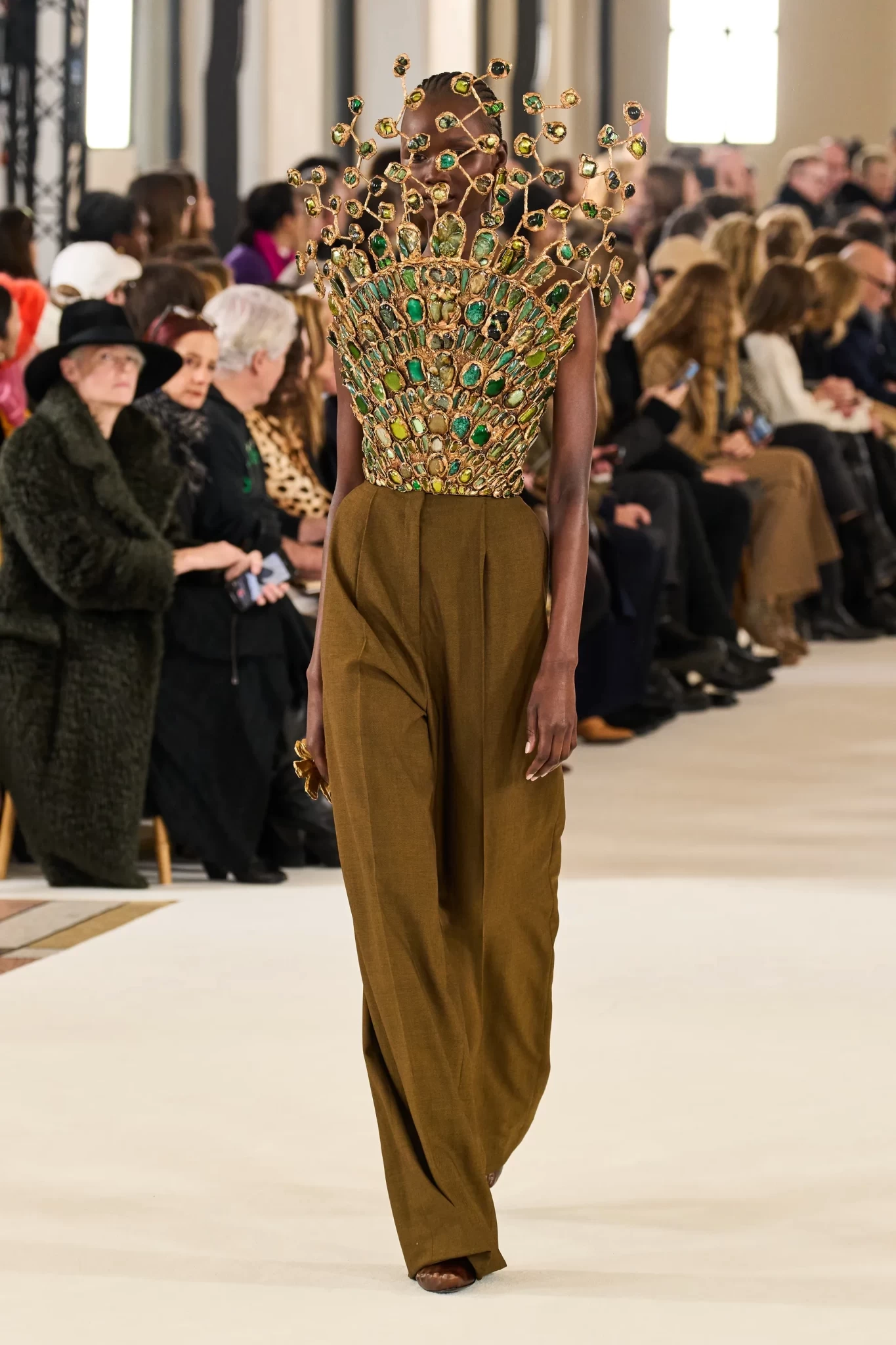 00022-schiaparelli-spring-2023-couture-gorunway-1.webp