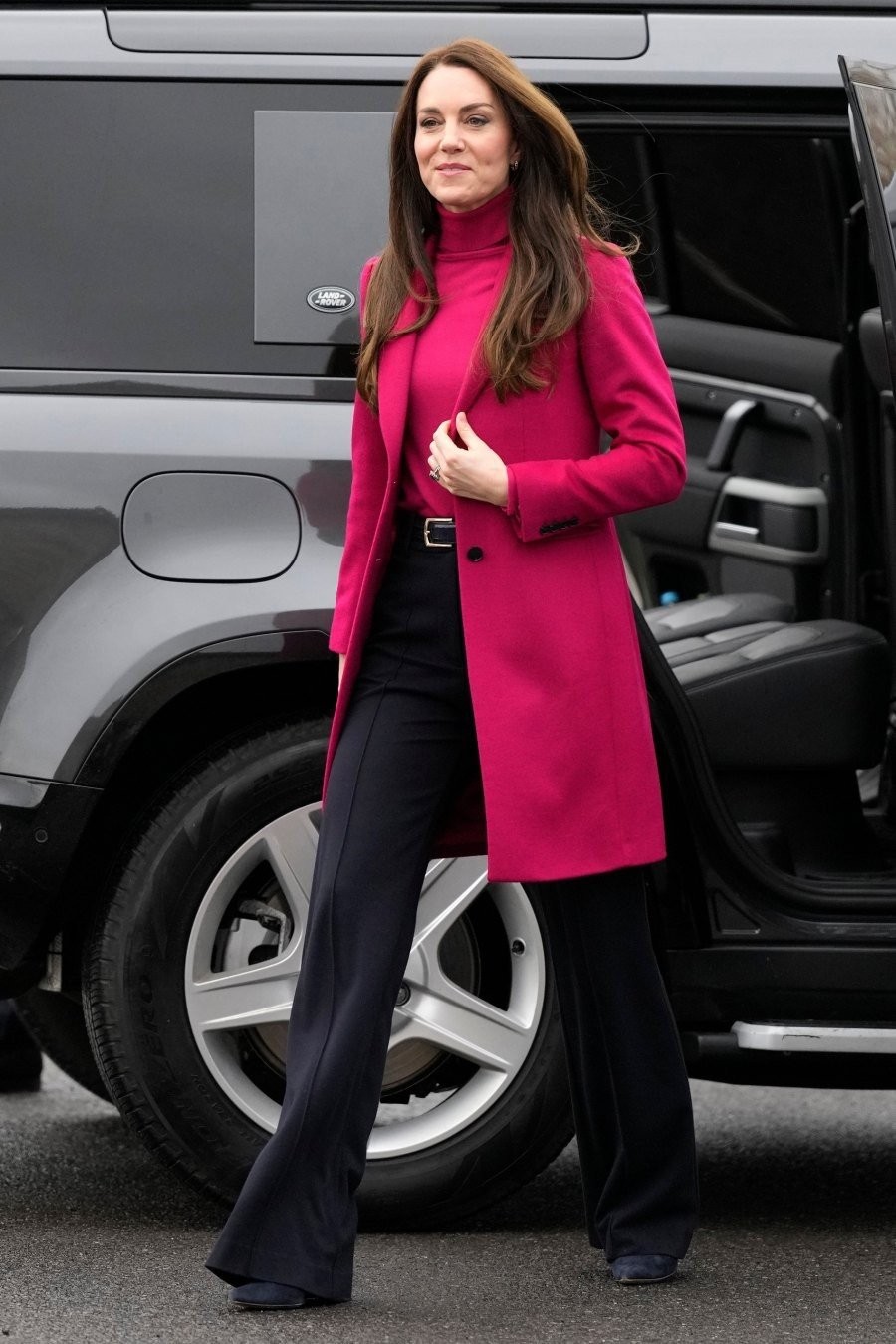 kate-middleton-pink-coat-10.jpg