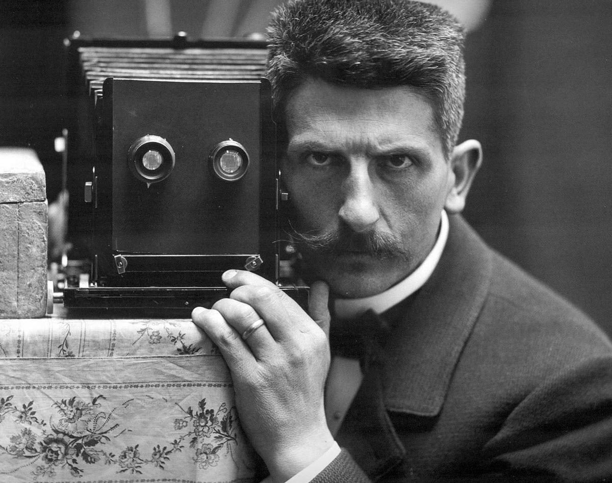 self-picture-via-mirror-frederic-boissonnas-1900.jpg