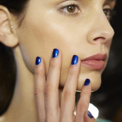 Πώς να αφαιρέσετε σωστά το ημιμόνιμο μανικιούρ μόνες σας στο σπίτι 